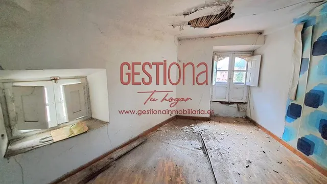CASA DE PIEDRA EN LIERGANES. — 23