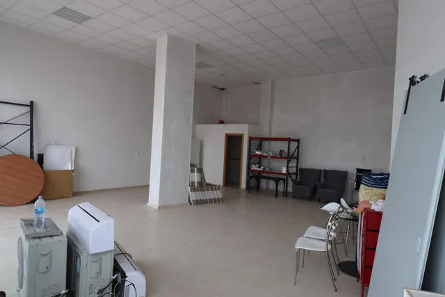 EXCLUSIVO LOCAL EN AVENIDA DE RONDA — 12