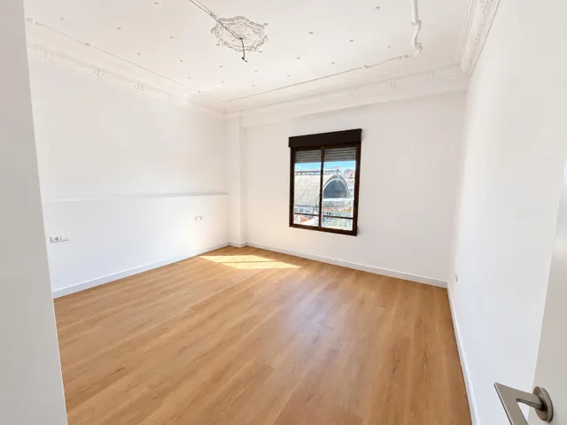 Piso de 4 habitaciones y reforma integral en pleno centro de Valencia — 17