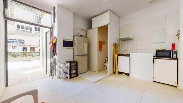 LOCAL COMERCIAL A LA VENTA EN LA MALAGUETA — 2