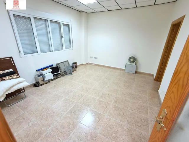 VENTA MONTIJO, LOCAL COMERCIAL U OFICINA EN ZONA CENTRO, CLI - foto 2