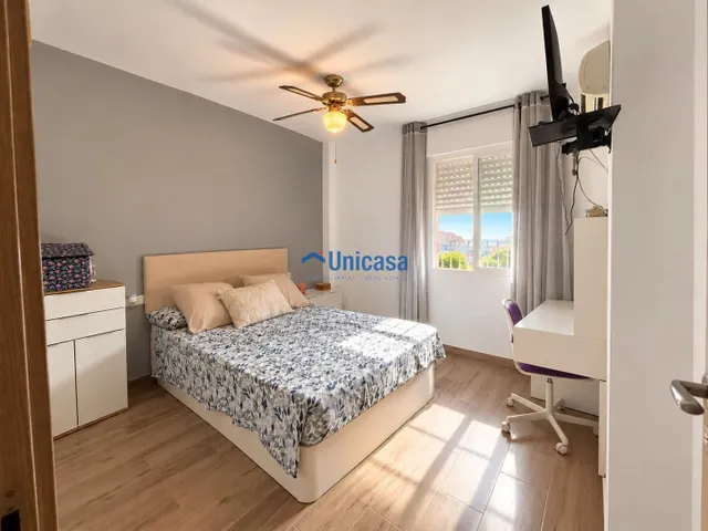 Casa con 3 dormitorios, espacio trasero y muchas posibilidades — 6