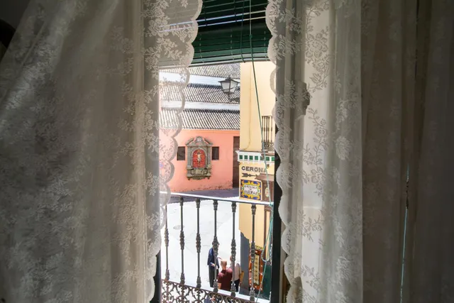 Emblemático edificio completo en el corazón de Sevilla - foto 2