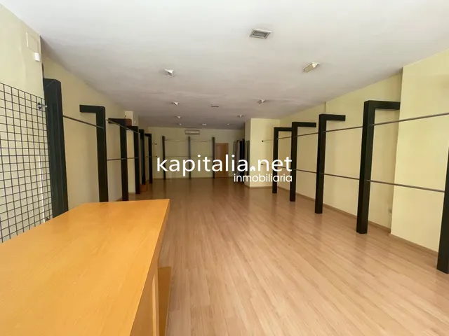 LOCAL COMERCIAL EN ALQUILER EN AVENIDA PRINCIPAL — 2