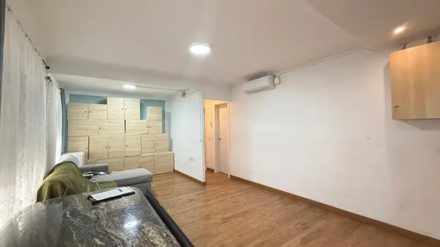 Amplio y Luminoso Piso en Santa Coloma de Gramenet por €165,000 — 2