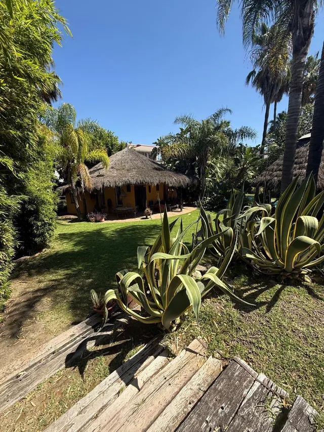 se vende 2 parcelas contiguas con casa en urbanizacion Atalaya rio Verde Marbella — 33