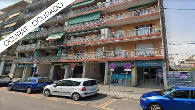 PISO OCUPADO 3 habitaciones BALCÓN ASCENSOR AV PUIG I CADAFA