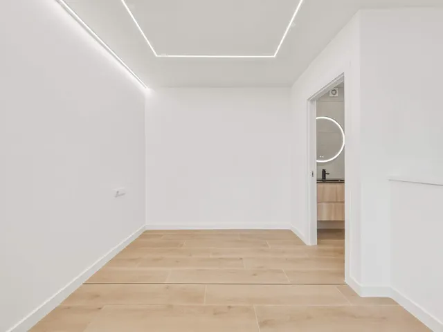 LUMINOSA VIVIENDA A ESTRENAR DE DOS PLANTAS EN COSLADA — 26