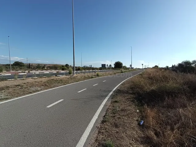 Parcela de 7.677 m2 fachada a carretera via parque Alicante - Elche — 2