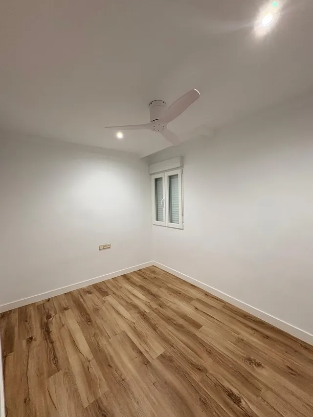 Amplio piso de 4 dormitorios reformado en pleno centro  de Motril con garaje y trastero — 10