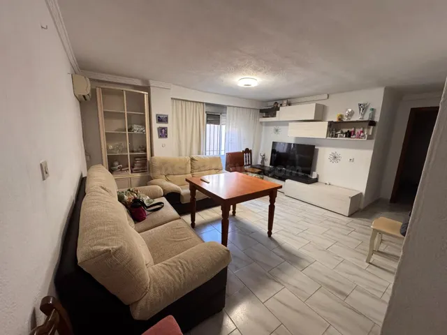 Se vende piso bajo en el Barrio Alto de San Juan - foto 4