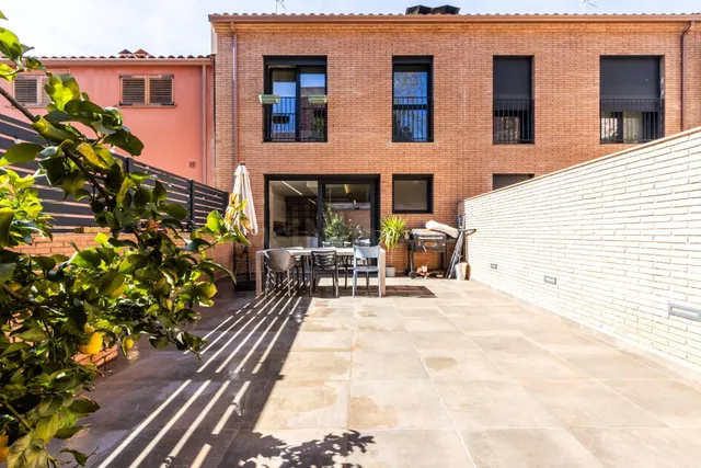 CASA SEMINOVA PASSIVE HOUSE AMB GARATGE I JARDÍ
