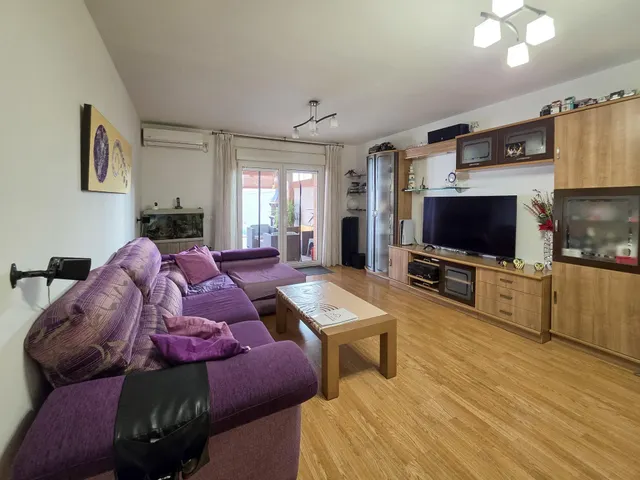 Precioso chalet adosado de 4 dormitorios con piscina privada y garaje en Carranque — 12