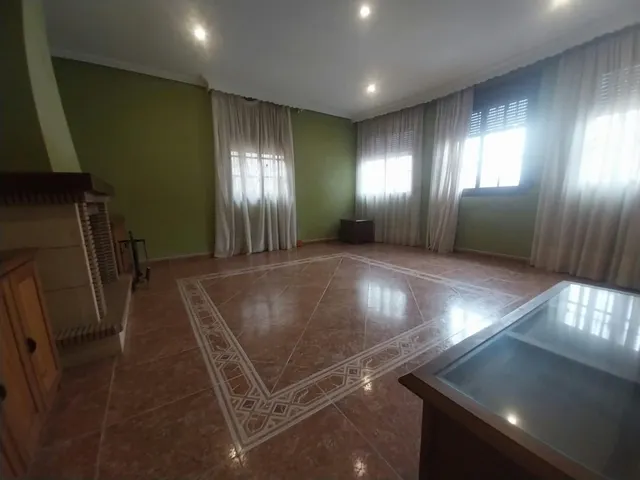Espectacular chalet en una planta con terraza, jardin y amplio garaje — 3