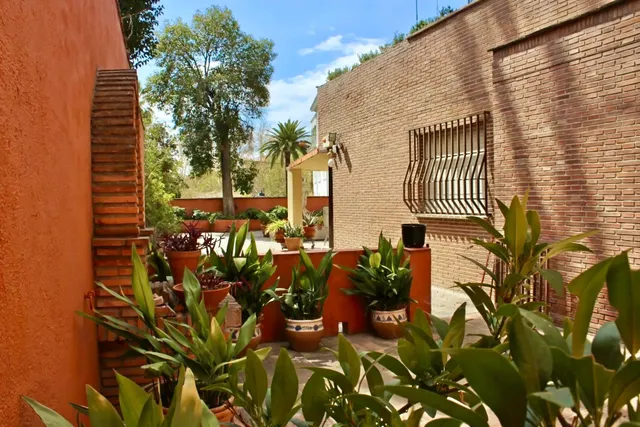 GRANADA — 7