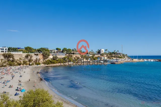 Parcelas Premium en Cabo Roig: Oportunidad Única a Pasos del