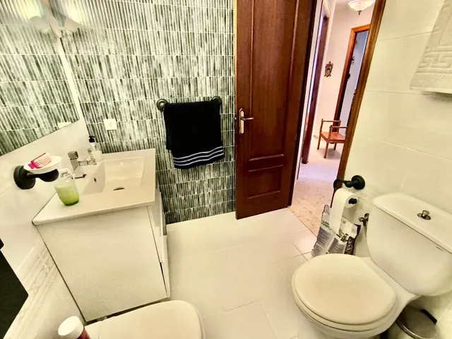 ¡Vive junto al mar! Amplia vivienda de 3 dormitorios a un paso de la playa — 27