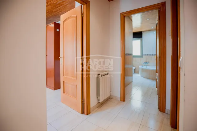 Dúplex de 3 habitaciones en el centro de La Seu d'Urgell — 13