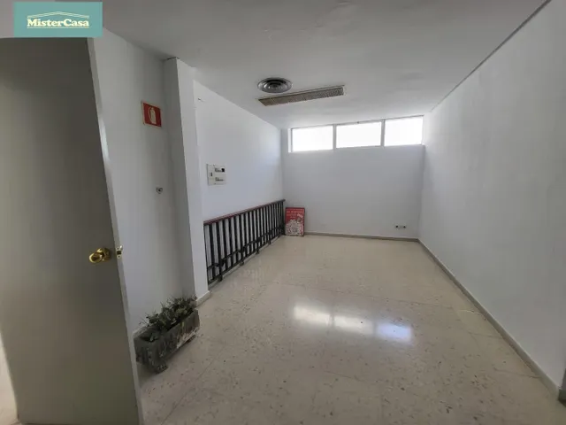 LOCAL COMERCIAL EN VENTA  CENTRICO  . JEREZ DE LA FRONTERA — 6