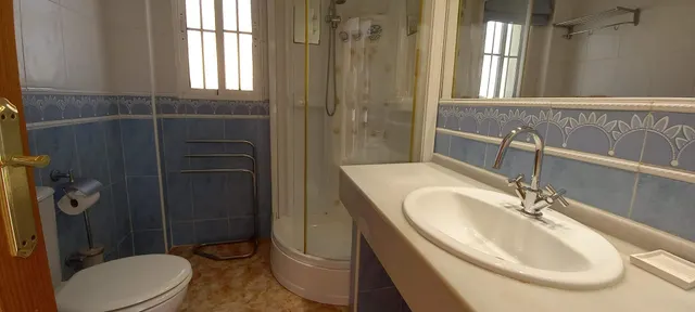 SE ALQUILA CHALET POR LARGO TIEMPO DE 3 DORMITORIOS Y 2 BAÑOS EN VILLA MARTIN (ORIHUELA COSTA) — 33