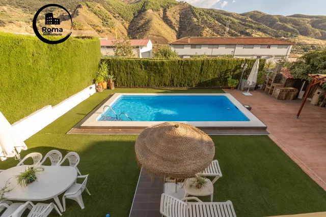 CHALET CON PISCINA Y JARDÍN A SOLO 10 MINUTOS DE GRANADA — 36