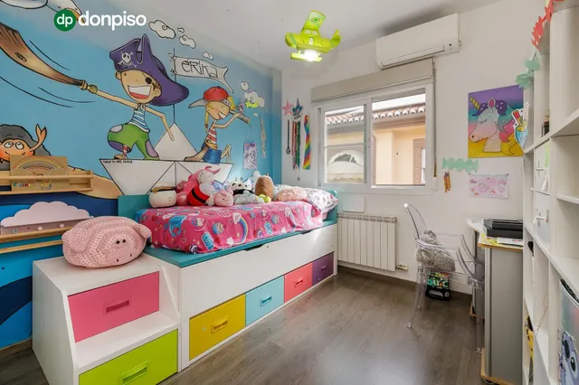 ¡Tu nuevo hogar te espera en Churriana de la Vega! Casa adosada con patio, garaje y futura parada de metro a pocos pasos. — 10