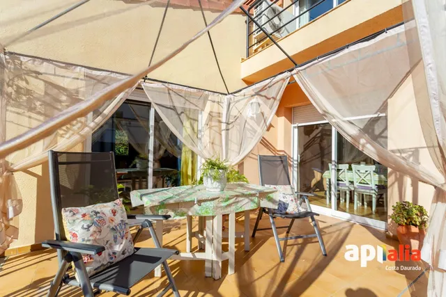 ESPECTACULAR CASA AISLADA EN VENTA EN EL CORAZÓN DE SALOU - foto 2