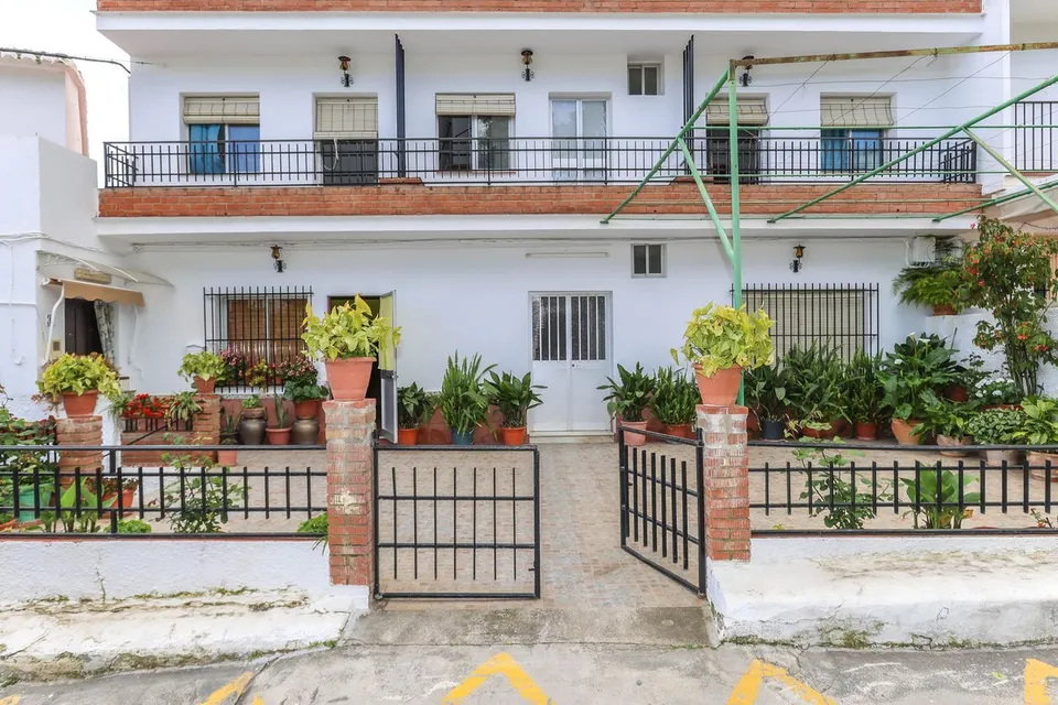 Hostal 26 habitaciones 600m² en venta - South of spain
