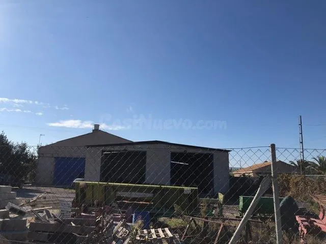 Finca Rústica con 2 Navesde 400 m2 aprox, cada una y una cas