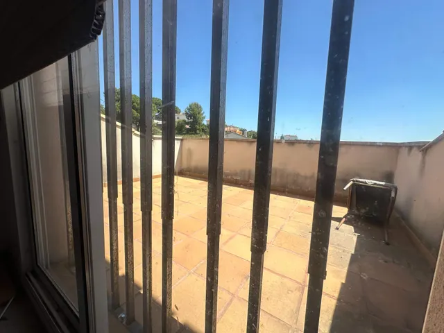 Piera Casa de dos plantas con patios, terrazas y garaje. — 15