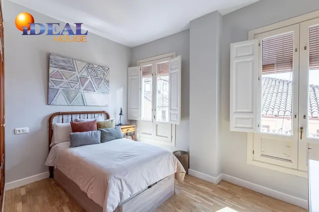 Exclusivo Piso Dúplex en el Corazón de Granada — 24