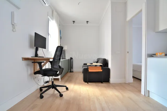 SE VENDE ATRACTIVO APARTAMENTO DE 33M2 EN CUATRO CAMINOS - foto 3
