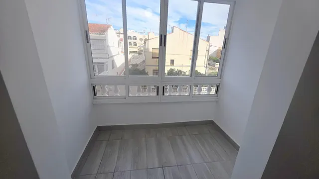 Apartamento reformado de 2 dormitorios en Torrevieja — 14
