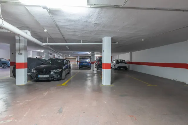 Ideal inversores!!! 35 plazas de aparcamiento y 5 trasteros, todo alquilado — 6