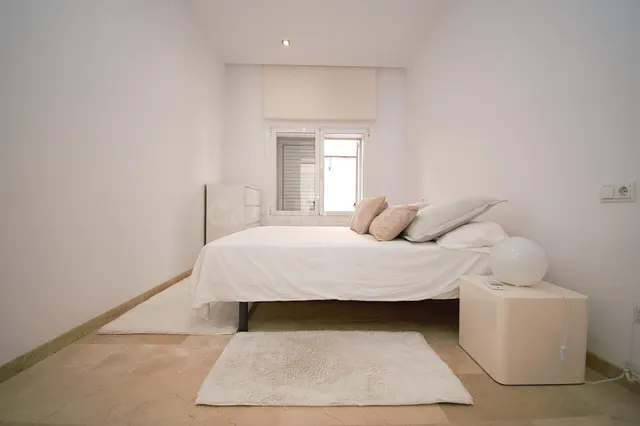 Casa con piscina y garaje en Muro - foto 3
