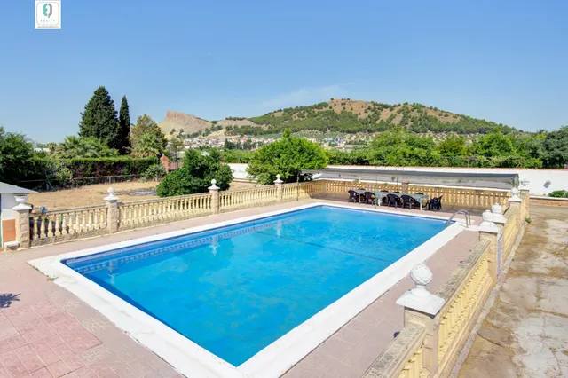 CHALET CON PISCINA EN CORTIJO PRETEL (ALBOLOTE) — 6