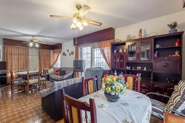 Gran casa con parcela y piscina en Cájar — 8