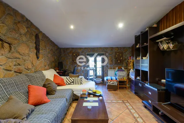 PISO AMPLIO Y LUMINOSO CON COCHERA EN LA PEÑA, MIERES — 7