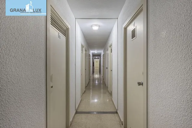 EXCLUSIVO PISO CON JARDÍN PRIVATIVO EN UNA DE LAS MEJORES URBANIZACIONES DE GRANADA — 44