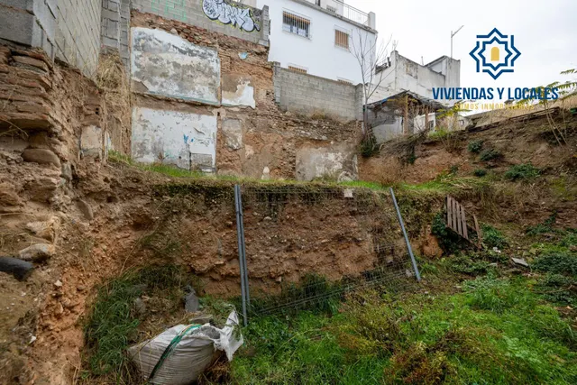 SE VENDE TERRENO URBANO PLURIFAMILIAR ZONA REAL DE CARTUJA Y JARDINES DEL TRIUNFO — 4
