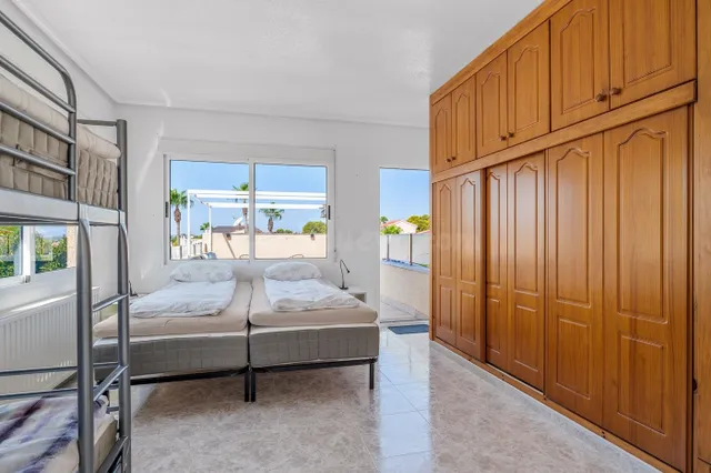 Villa 3 habitaciones 250m² en venta - Centro de la Ciudad Quesada — 44