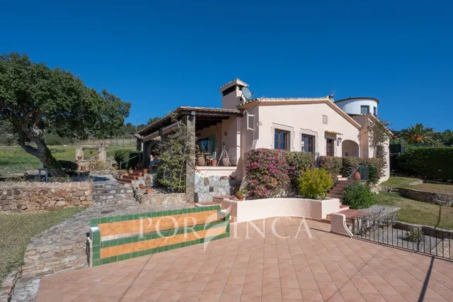 Villa de estilo mediterráneo con vistas panorámicas al mar c - foto 3