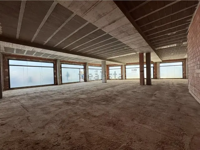 Exclusivo Local Comercial en el Centro de Negocios Sur - Ben
