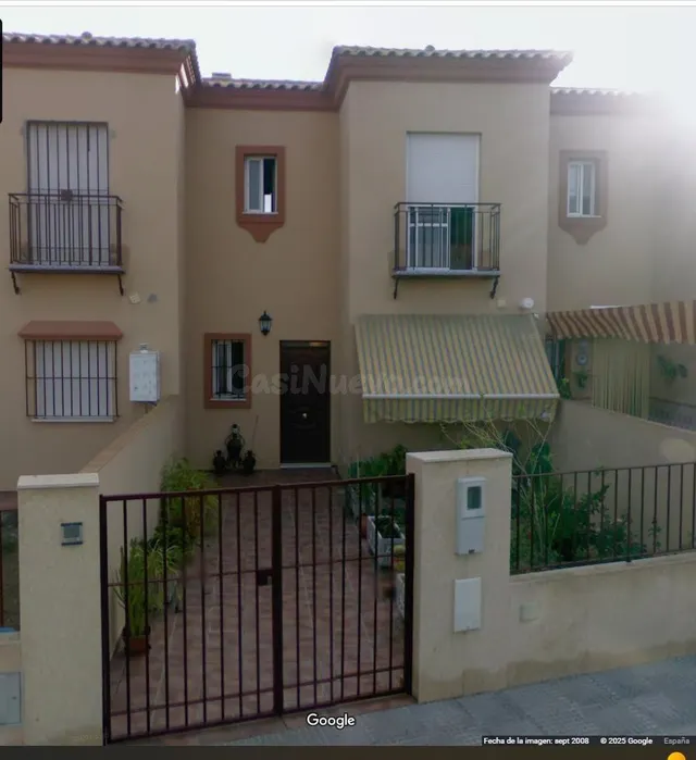 CASA EN BURGUILLOS