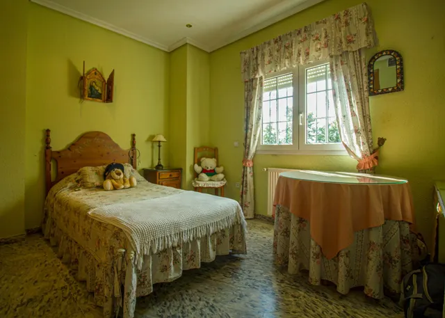 CHALET INDEPENDIENTE JUNTO AL VIEJO VIVERO EN BADAJOZ — 24