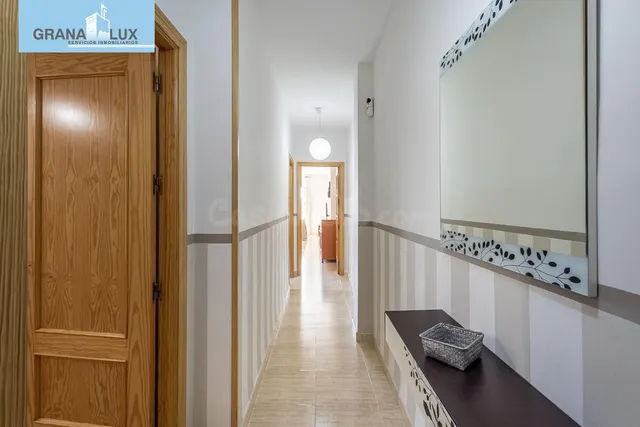 Piso en venta en Santa Fe con garaje y terraza. - foto 3