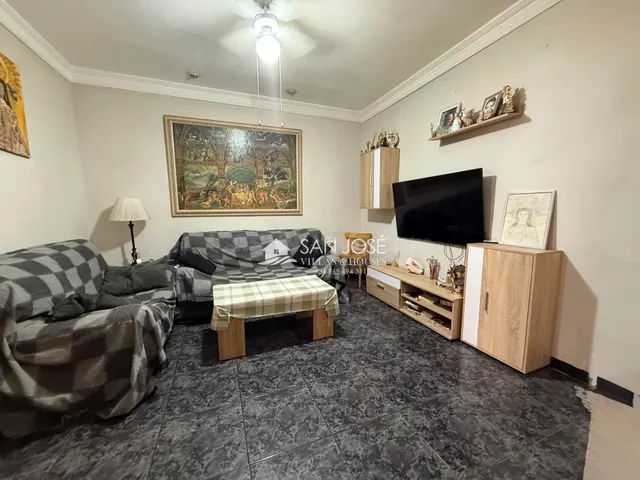 SE VENDE CASA EN ASPE CON TERRAZA Y TODO EXTERIOR