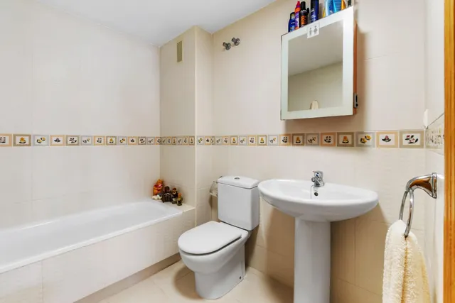 Amplio apartamento en Aguamarina, 50m de la playa — 15