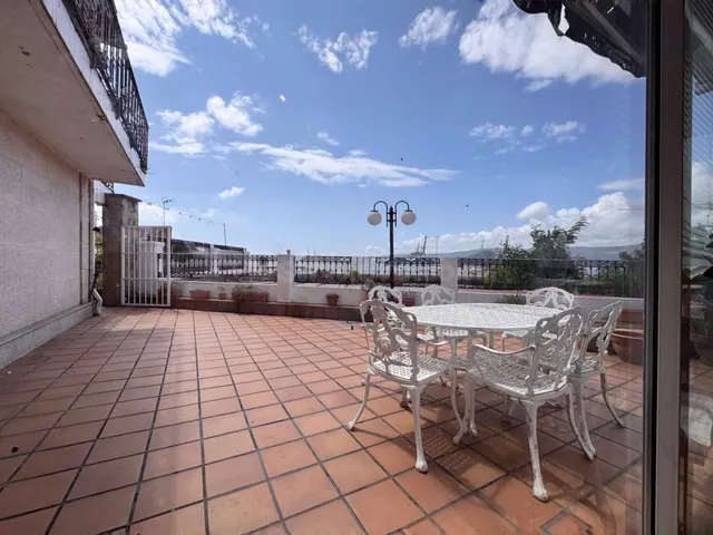 CASA CON VISTAS AL MAR ENTRE MARÍN Y PONTEVEDRA — 46