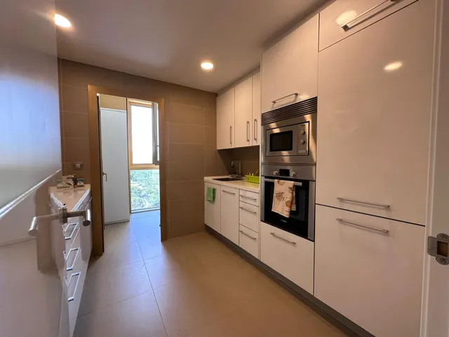 Se vende magnifico apartamento en el icónico edificio Intempo, zona Poniente — 11